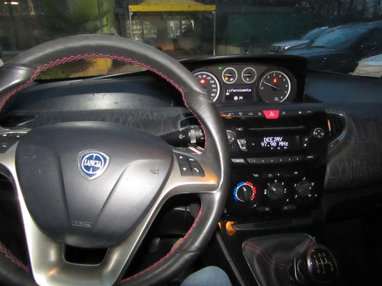 Lancia Ypsilon 1.2 69 CV 5 porte