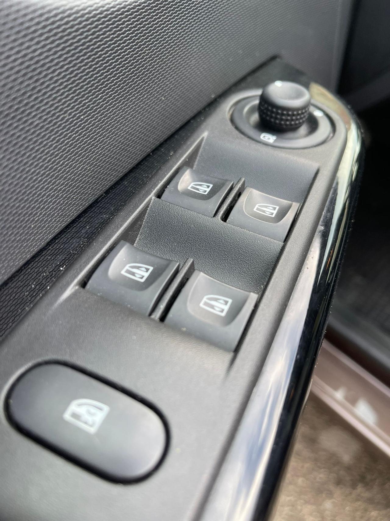 Renault Captur 1.5 Diesel cambio Automatico – Anno 2015