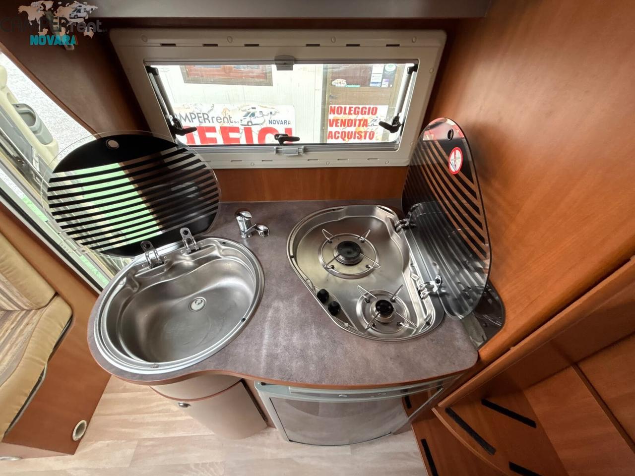 CHAUSSON WELCOME WS - Semintegrale compatto con letto matrimoniale in coda ed ampio garage
