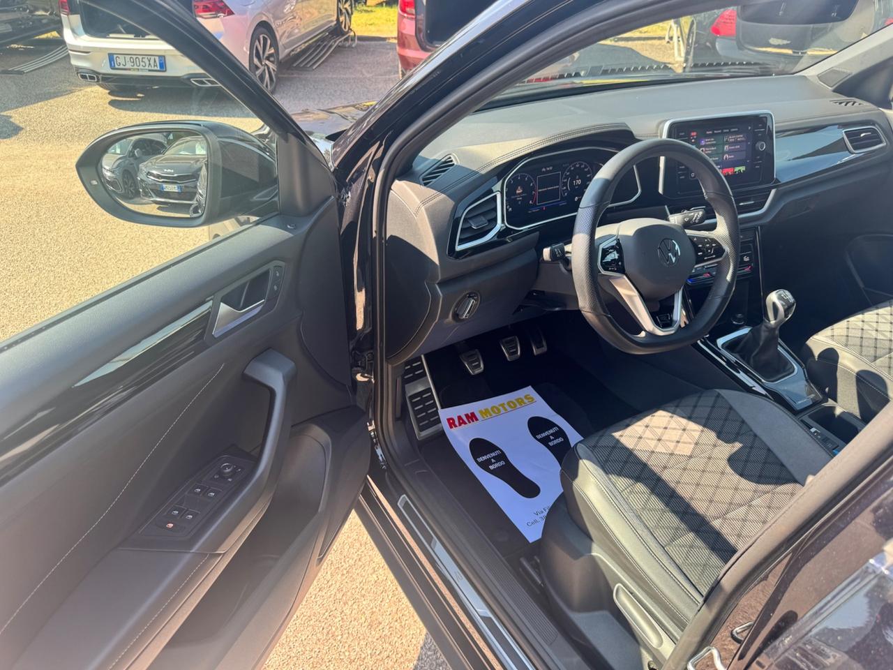 Volkswagen T-Roc R-line 1.0 TSI 110cv Neopatentati