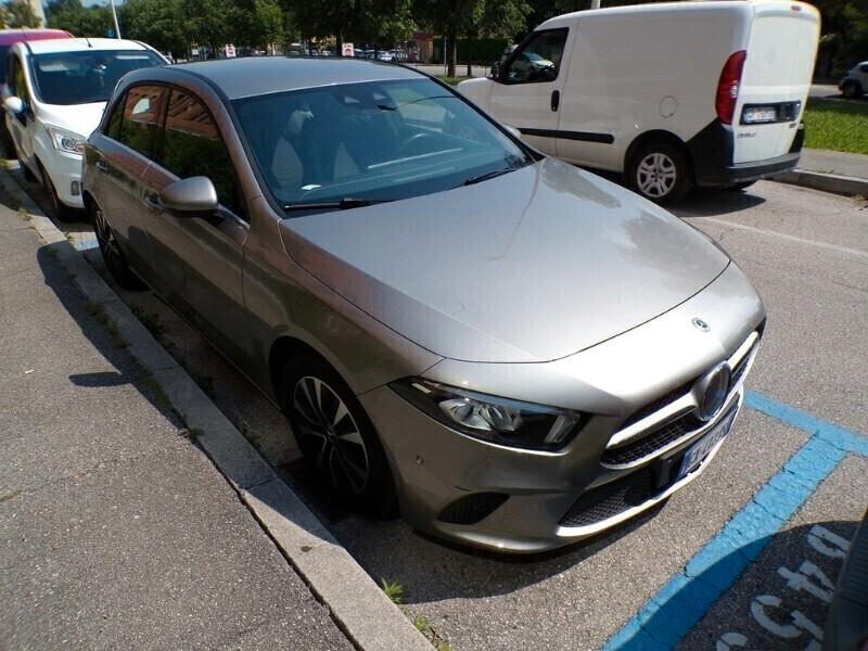 Mercedes-Benz A 180d Autom. *FULL OPT.* da VETRINA