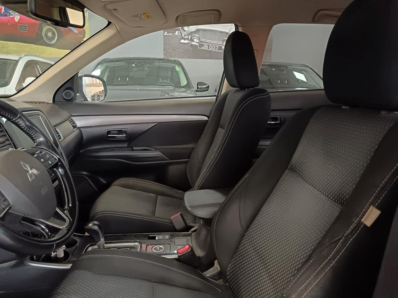 Mitsubishi Outlander 7 posti 4x4 Diesel Automatica