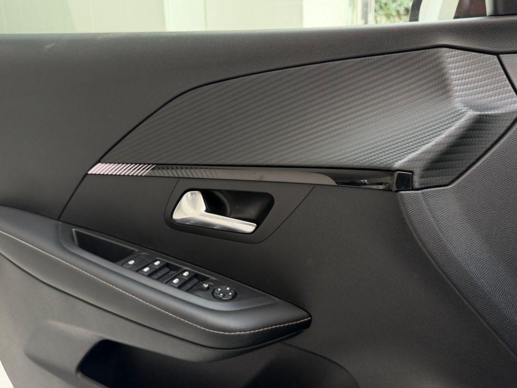 Peugeot 208 Hybrid 110 e-DCS6 Allure da €199,00 mensili
