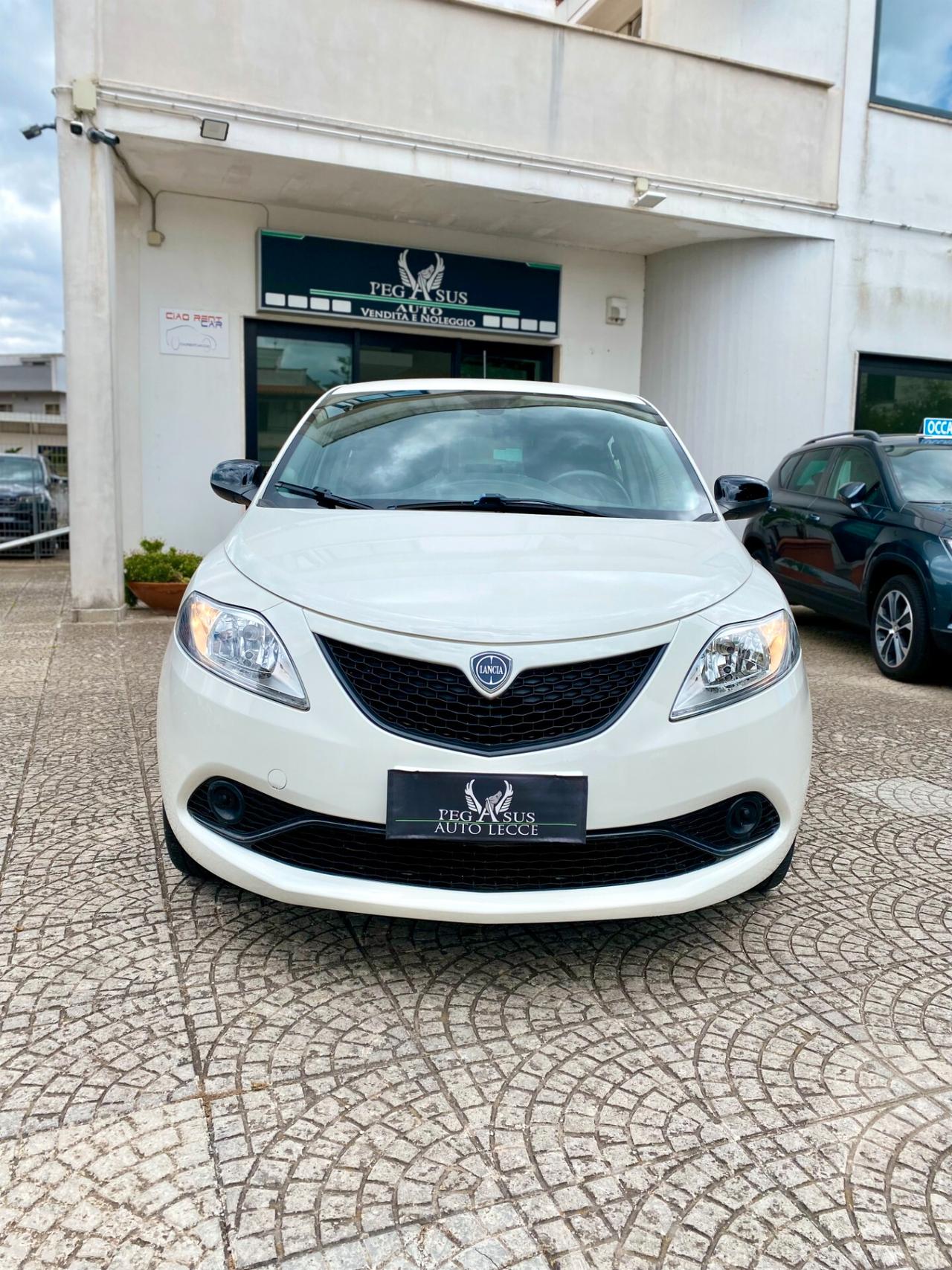 Lancia Ypsilon 1.2 69 CV 5 porte S&S Gold