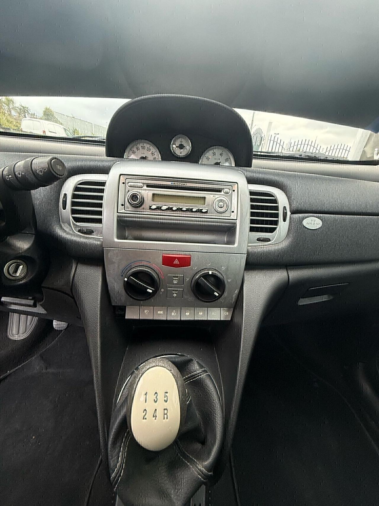 Lancia Ypsilon 1.2 Versus