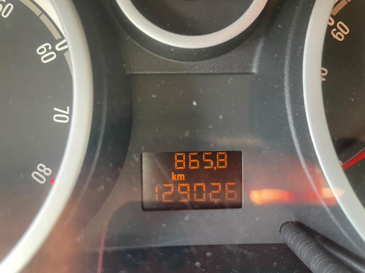 Opel Corsa 1.2 benzina 80 CV