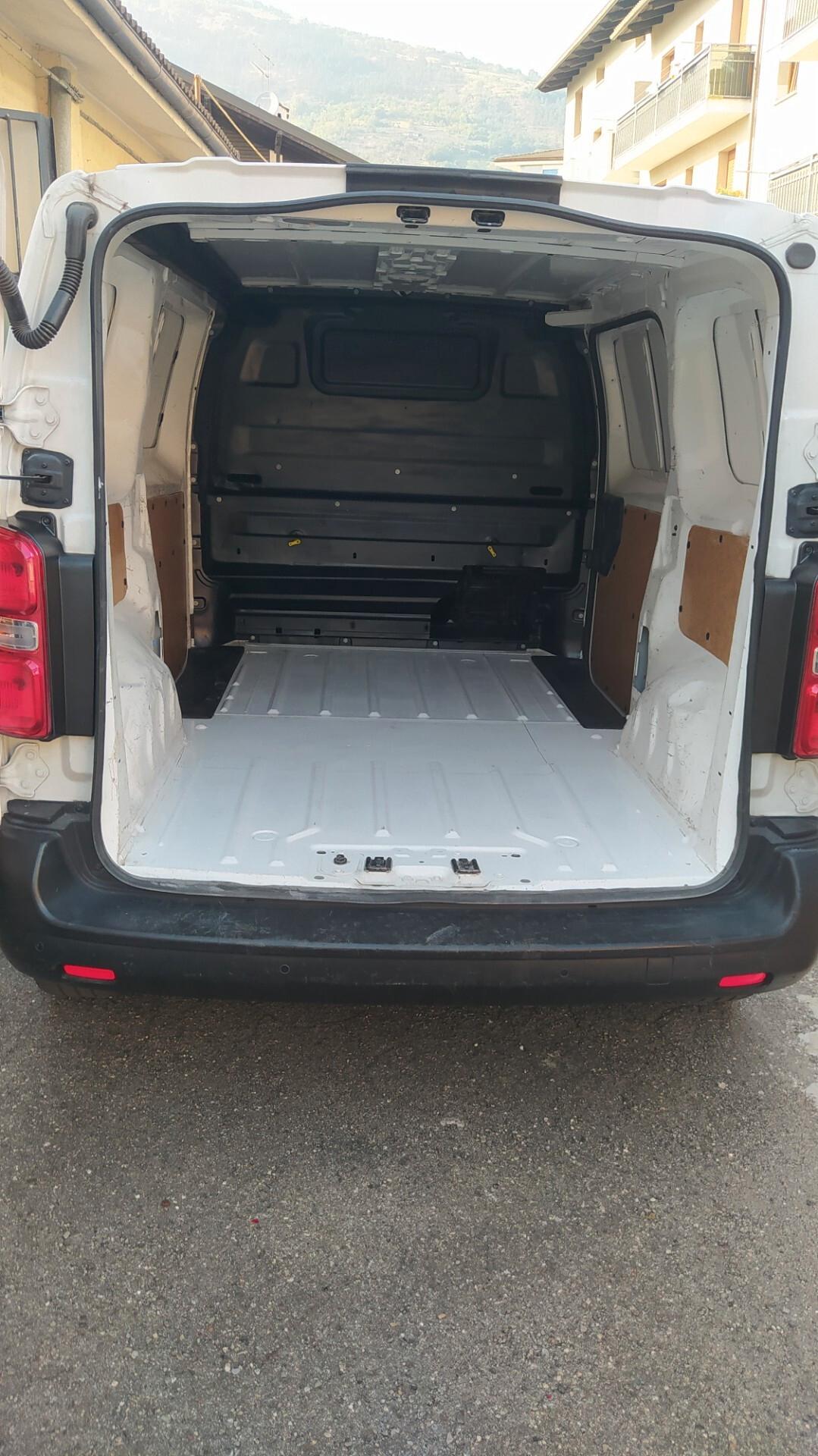 Peugeot Expert 2000 BlueHDi