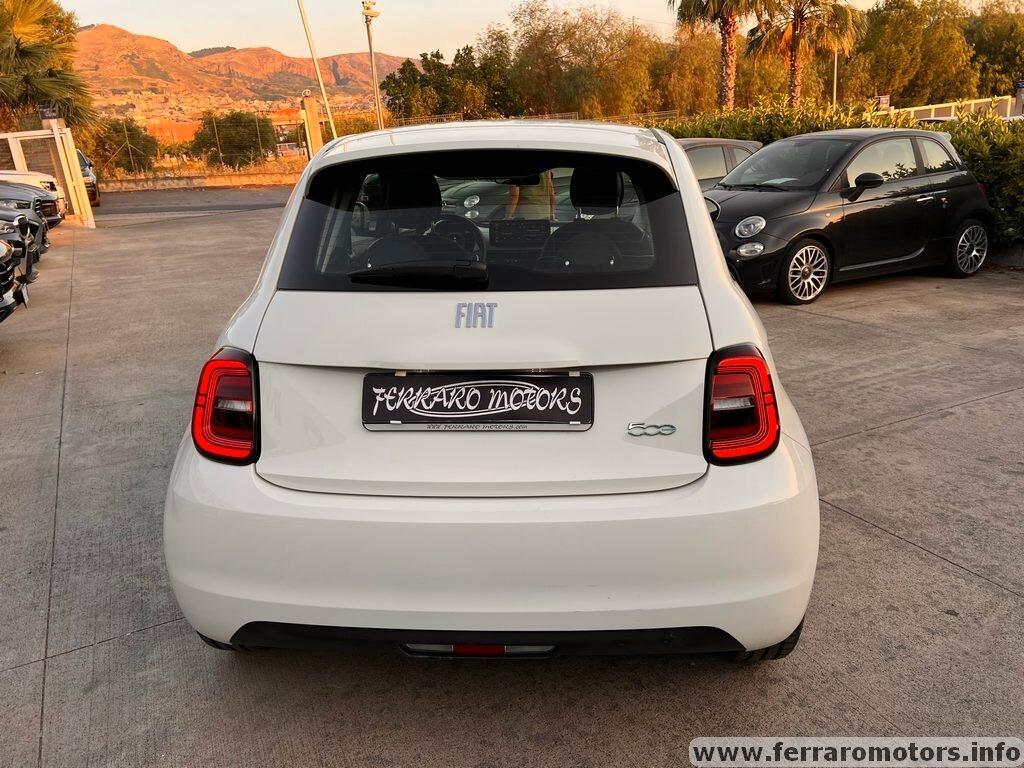 Fiat 500e Berlina 42 kWh a soli 175 euro al mese senza anticipo