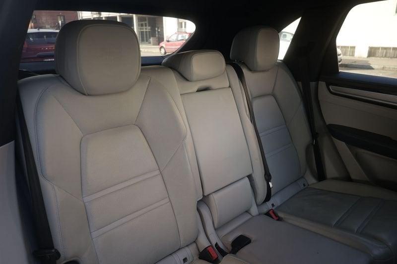 Porsche Cayenne 3.0 V6 E-Hybrid Tetto Panoramico Unicoproprietario