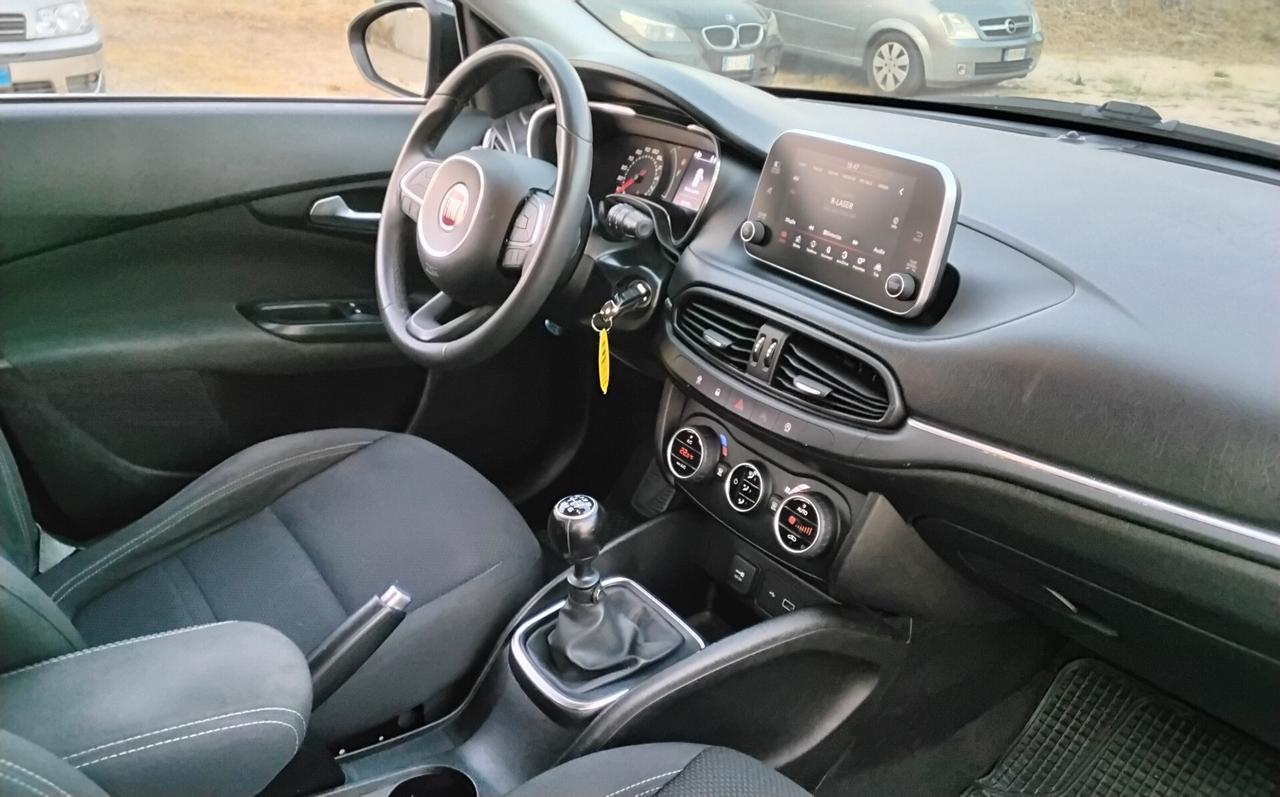Fiat Tipo 1.6 Mjt S&S 5 porte Sport