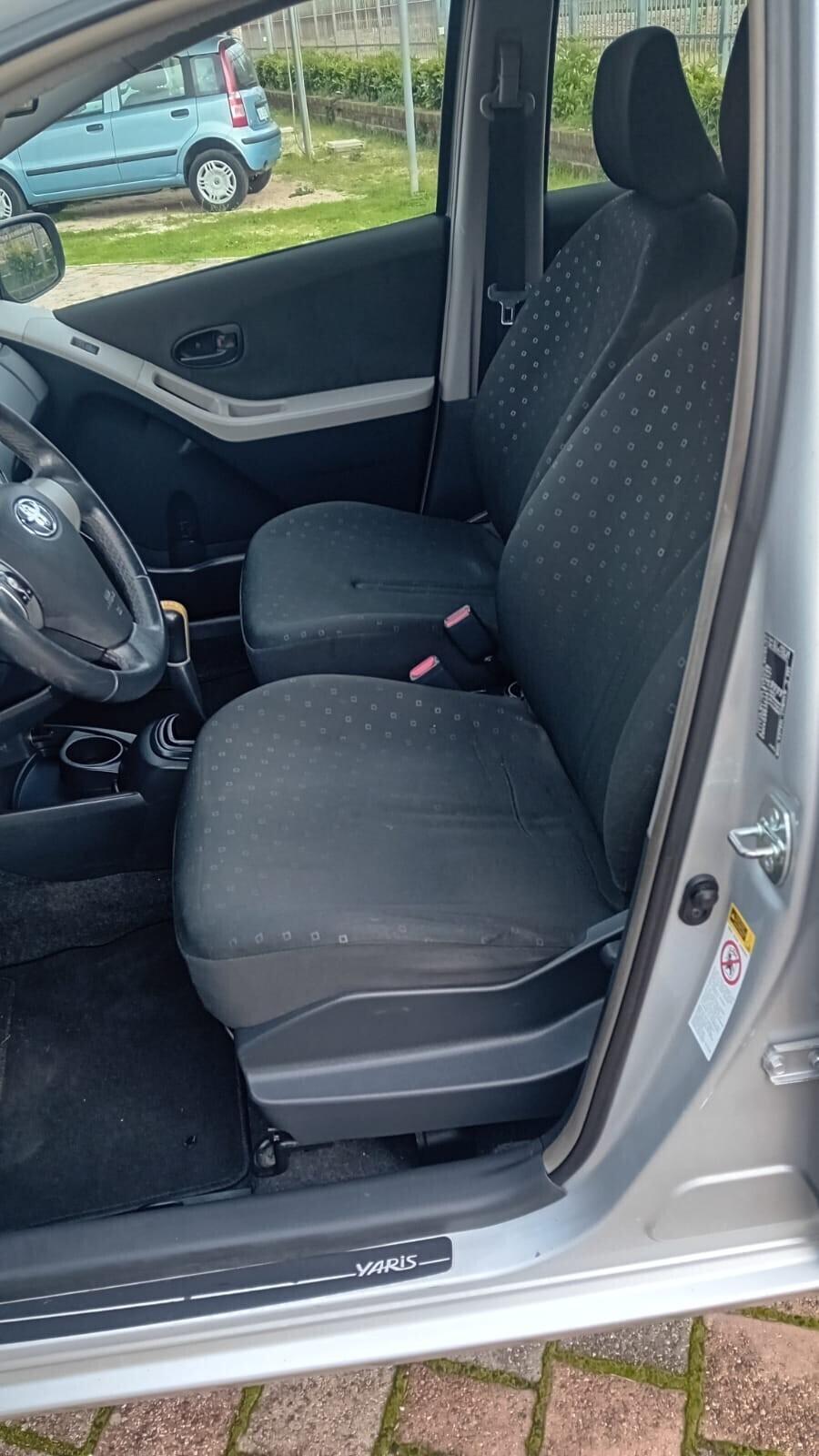 Toyota Yaris 1.0 5 porte Sol