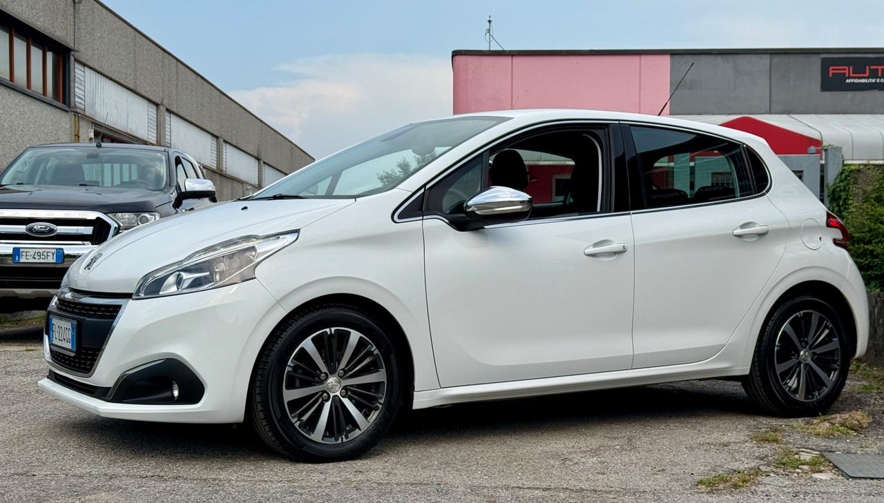 Peugeot 208 BlueHDi 75 5 porte black line 2017