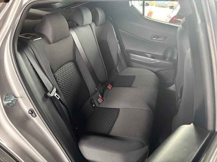 Toyota C-HR 1.8 Hybrid E-CVT Business