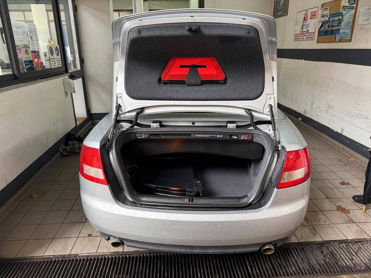 Audi A4 Cabriolet 2.4 V6 30V cat