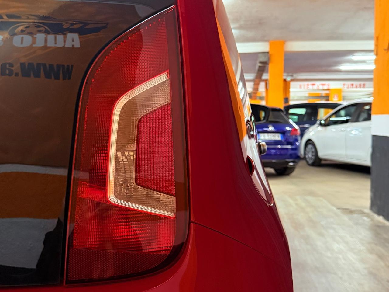 STUPENDA VOLKSWAGEN UP ADATTA A NEOPATENTATI UNICO PROPRIETARIO