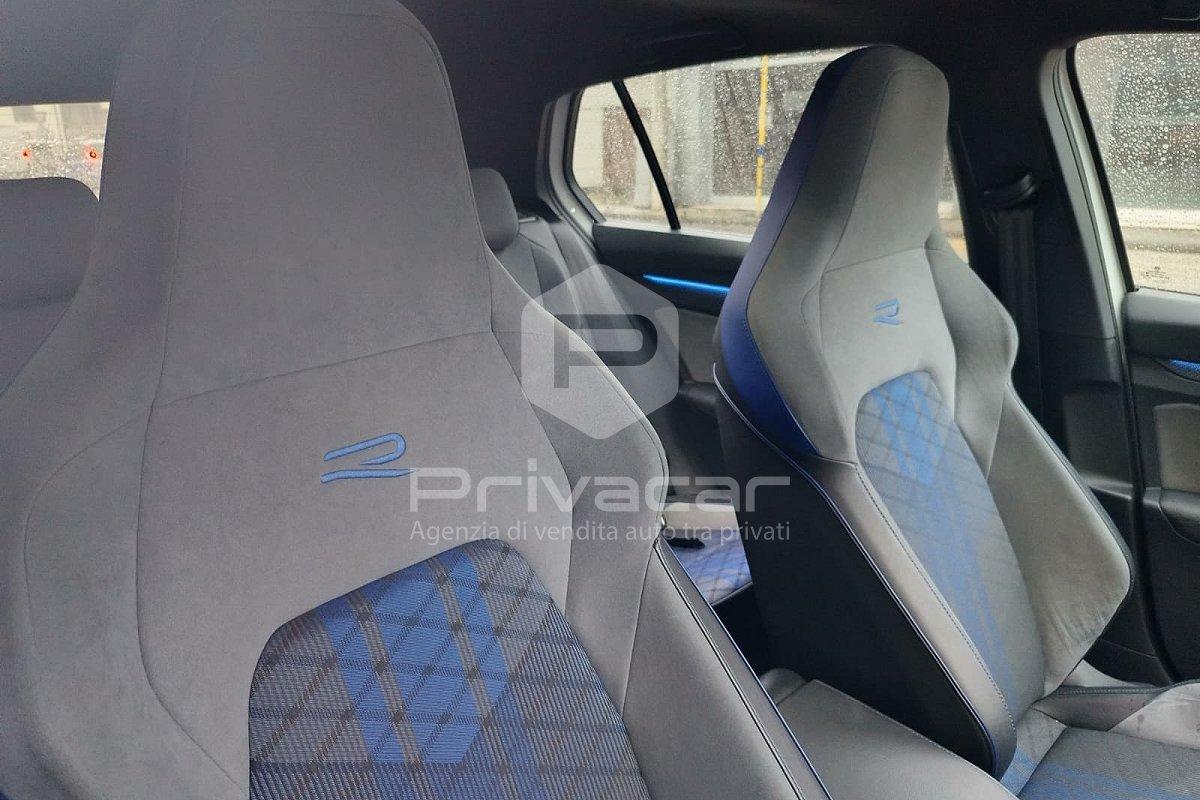 VOLKSWAGEN Golf 2.0 TSI DSG 4Motion R