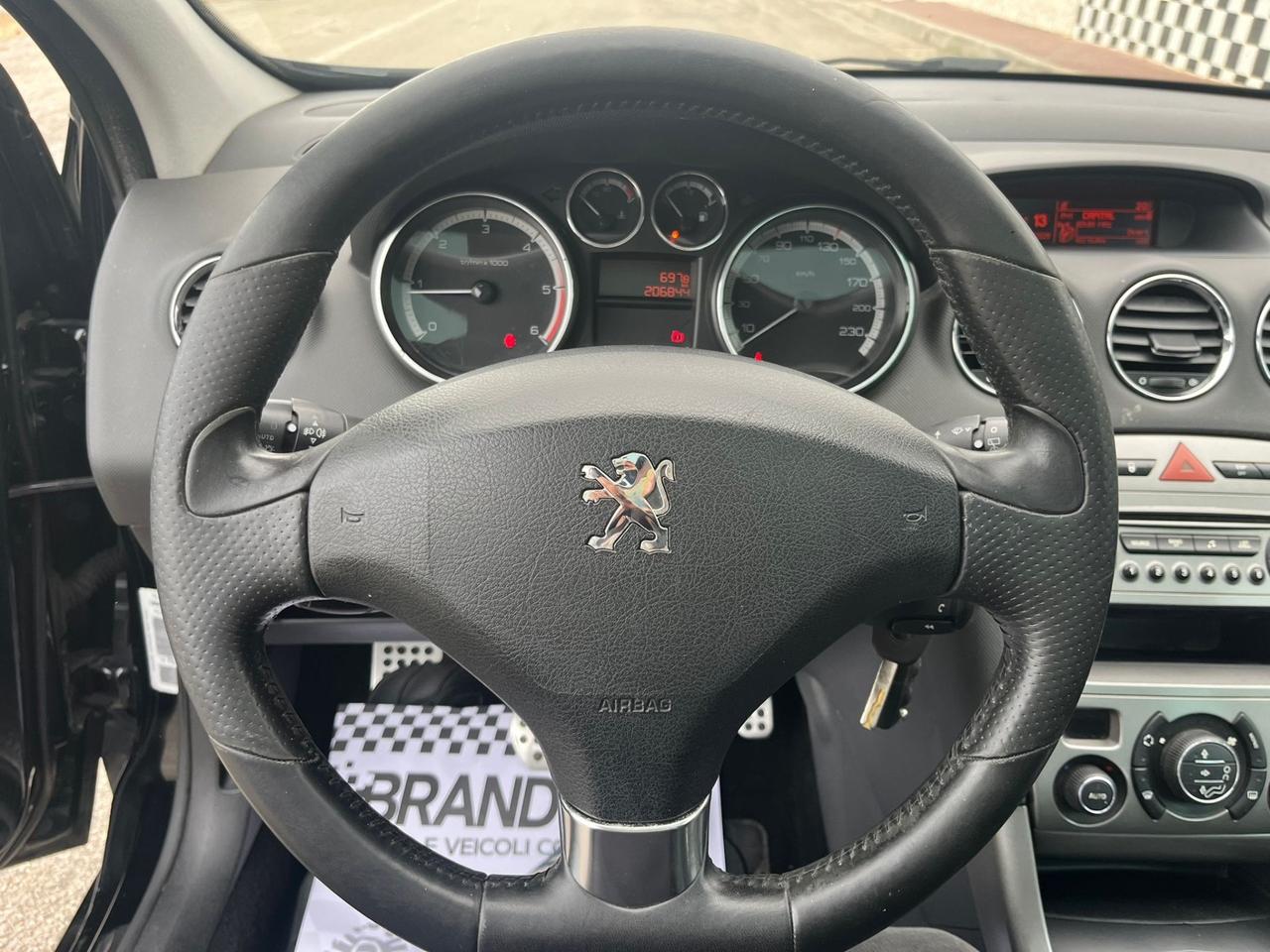 Peugeot 308 1.6 HDi SW Ciel Féline - 2011