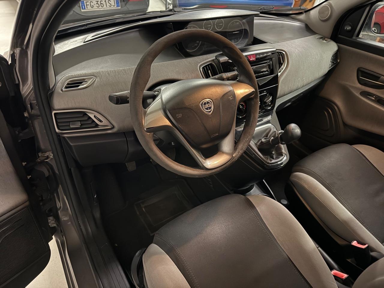Lancia Ypsilon 1.2 69 CV 5 porte GPL Ecochic Silver