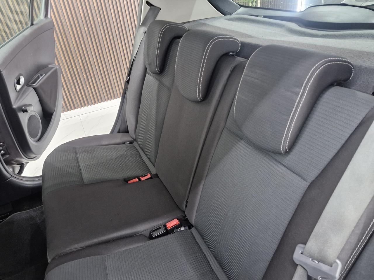 RENAULT CLIO 1.2 BENZINA 16V LUXE 140000KM