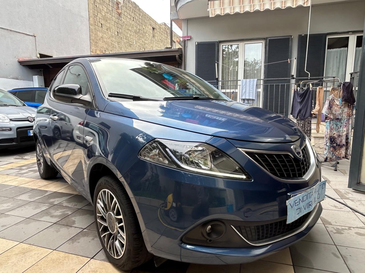 Lancia Ypsilon 1.0 FireFly 5 porte S&S Hybrid Ecochic Gold