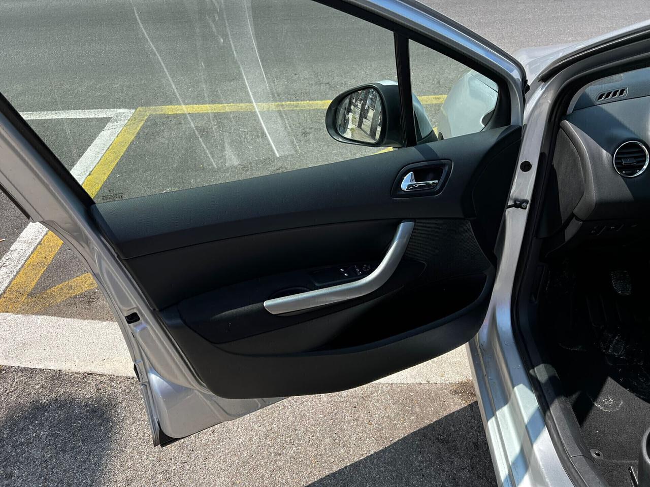 Peugeot 308 1.6 8V e-HDi 112CV Stop&Start SW Sport