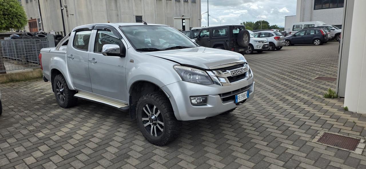 Isuzu D-Max 2.5 Crew Cab Solar A/T 4WD VEICOLO PER COMMERCIANTI