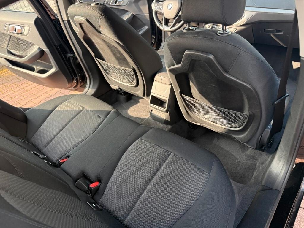 Bmw 116 116d 5p. Business Advantage