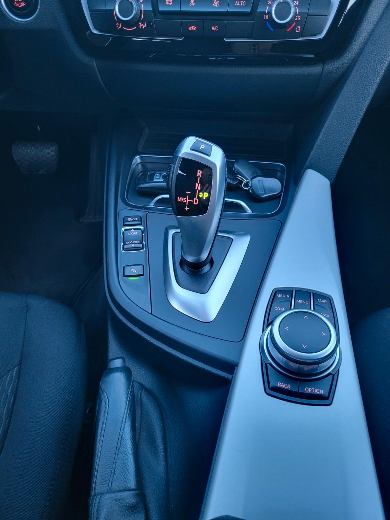 Bmw 320d xDrive Touring Business Advantage