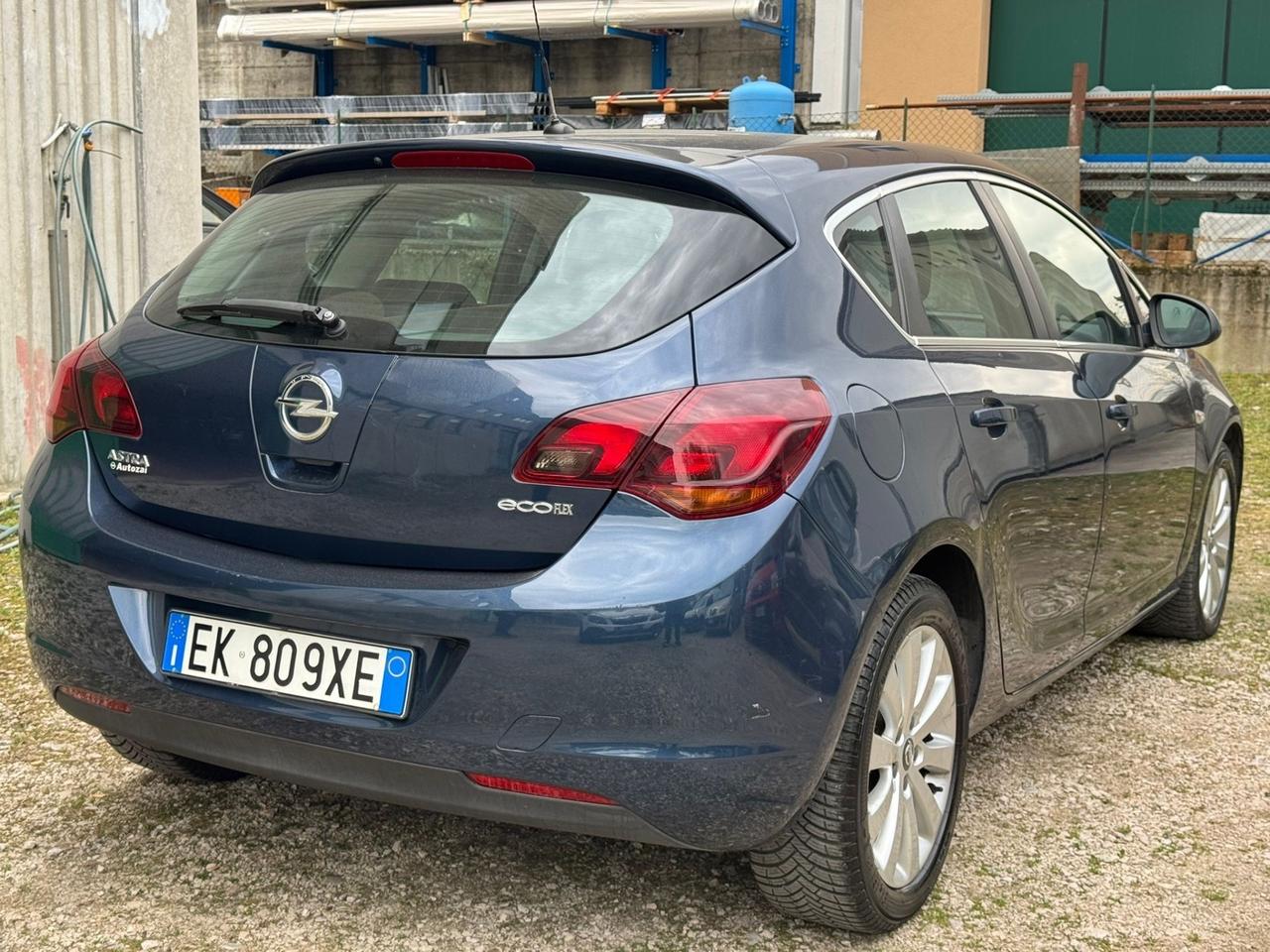 Opel Astra 1.7 CDTI 110CV 5 porte Cosmo NEOPATENTATI