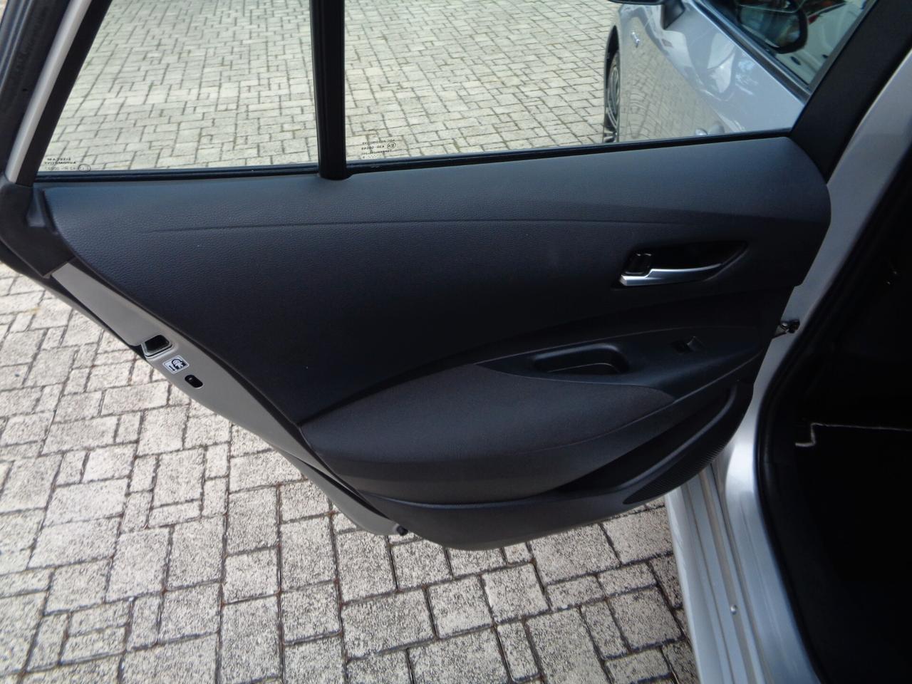 Toyota Corolla Touring Sports 2.0 Hybrid Business NESSUN VINCOLO DI FINANZIAMENTO