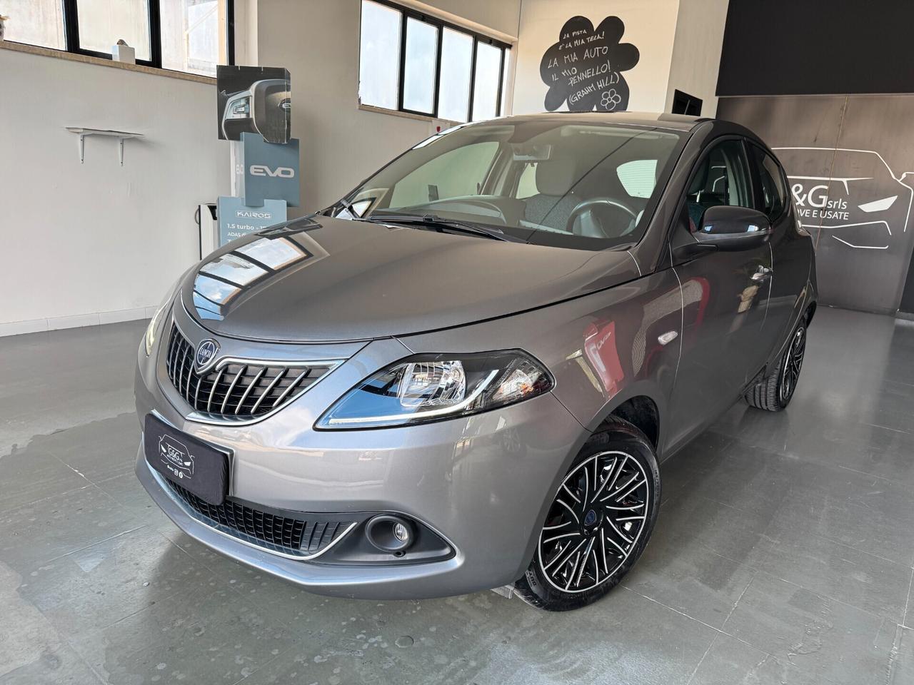 Lancia Ypsilon 1.0 FireFly Hybrid Gold - 2023