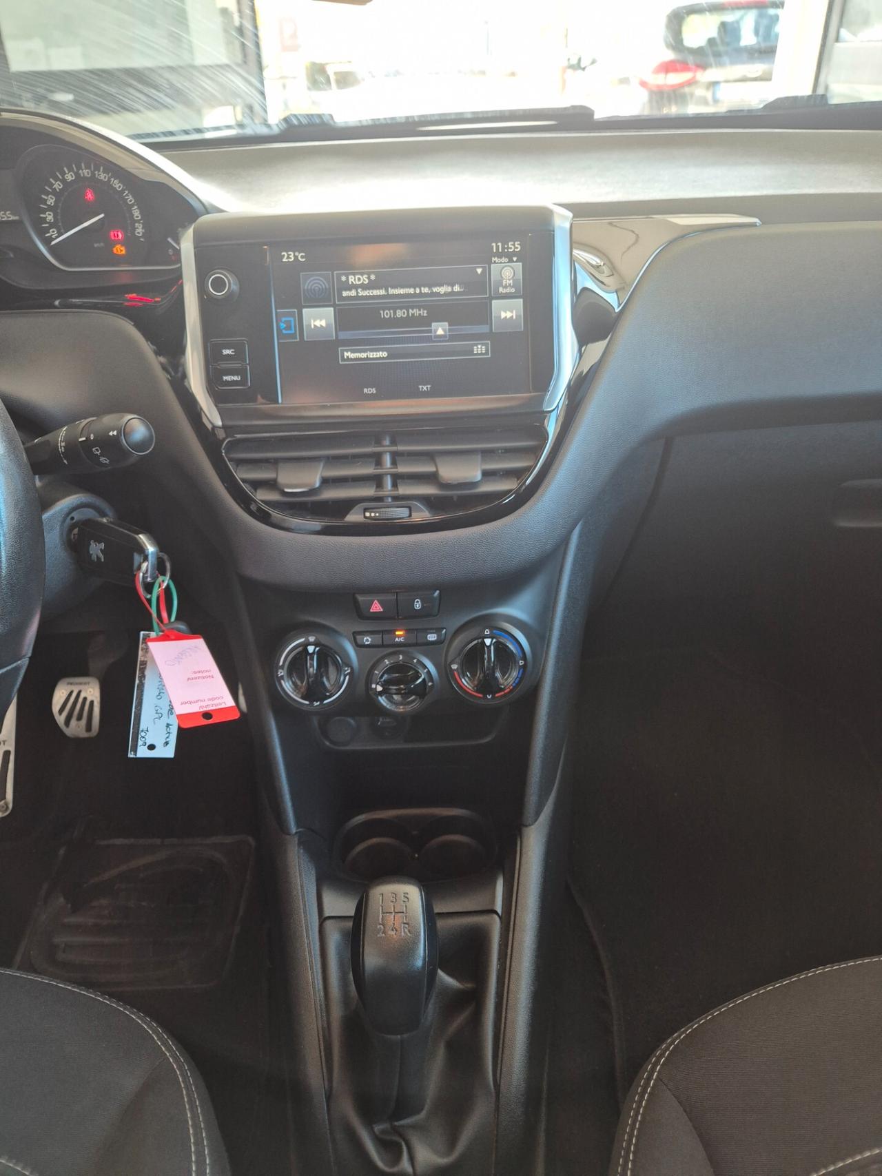 Peugeot 208 PureTech 82 5p. GPL Allure