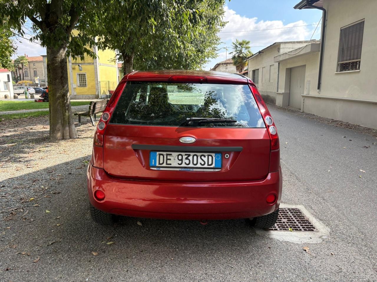 Ford Fiesta 1.2 benz. Neopatentati