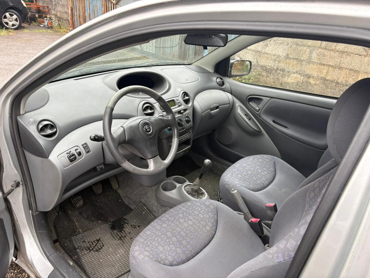 TOYOTA Yaris 1.3i 16V GPL cat 3 porte Luna - 2002