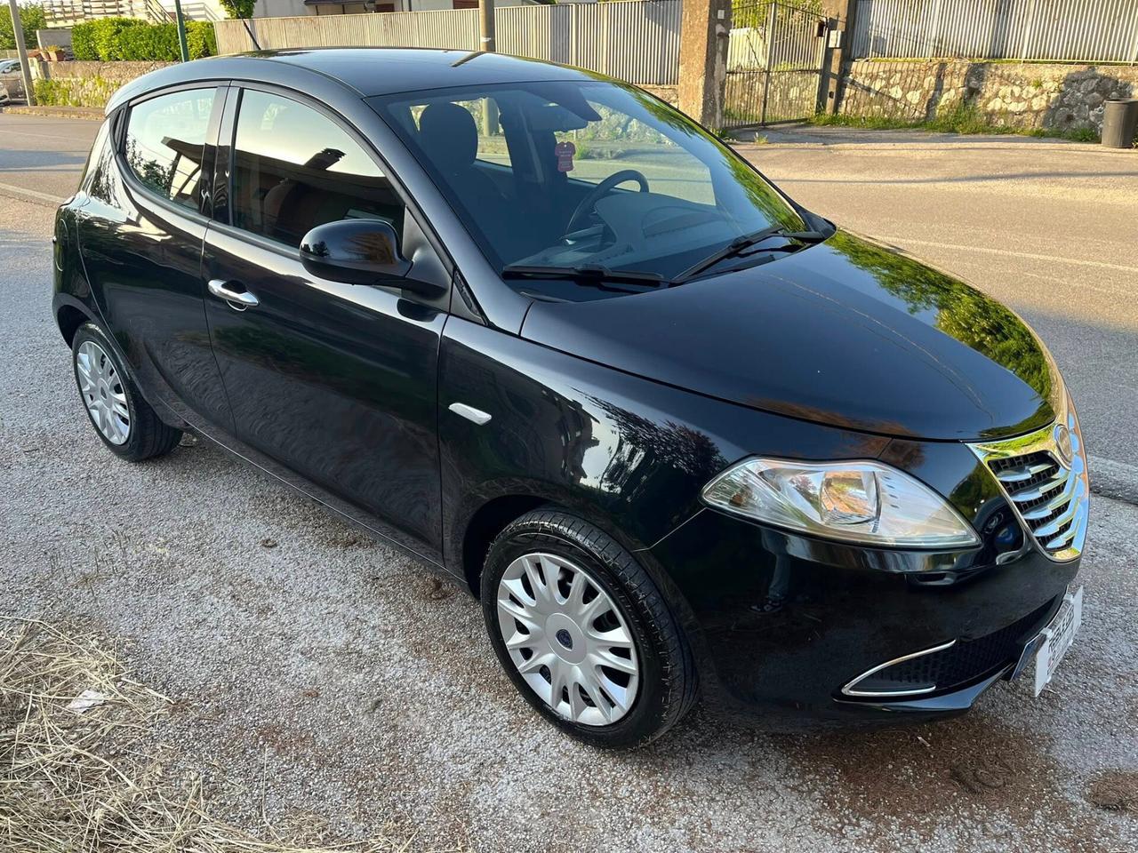 Lancia Ypsilon 1.2 BENZINA 69CV 5 porte Gold
