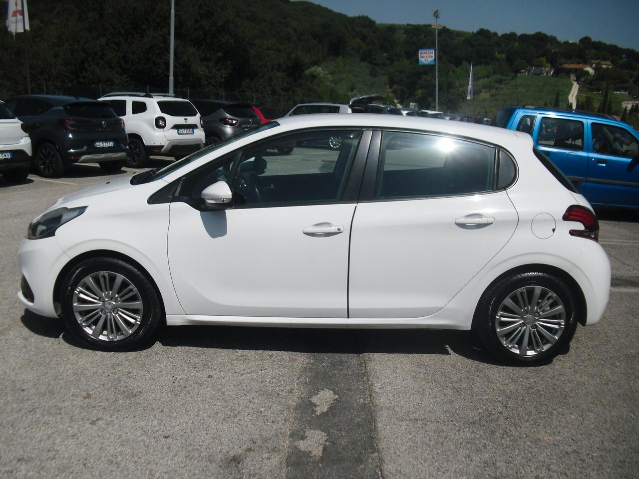 Peugeot 208 PureTech 82 5 porte Active, OTTIME CONDIZIONI, OK NEOPATENTATI!