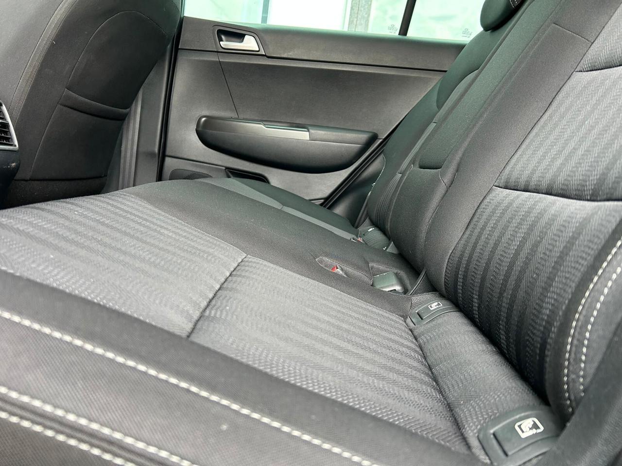 Kia Sportage BUSINESS CLASS 1.6 CRDI 2WD 6mt UNICO PR.