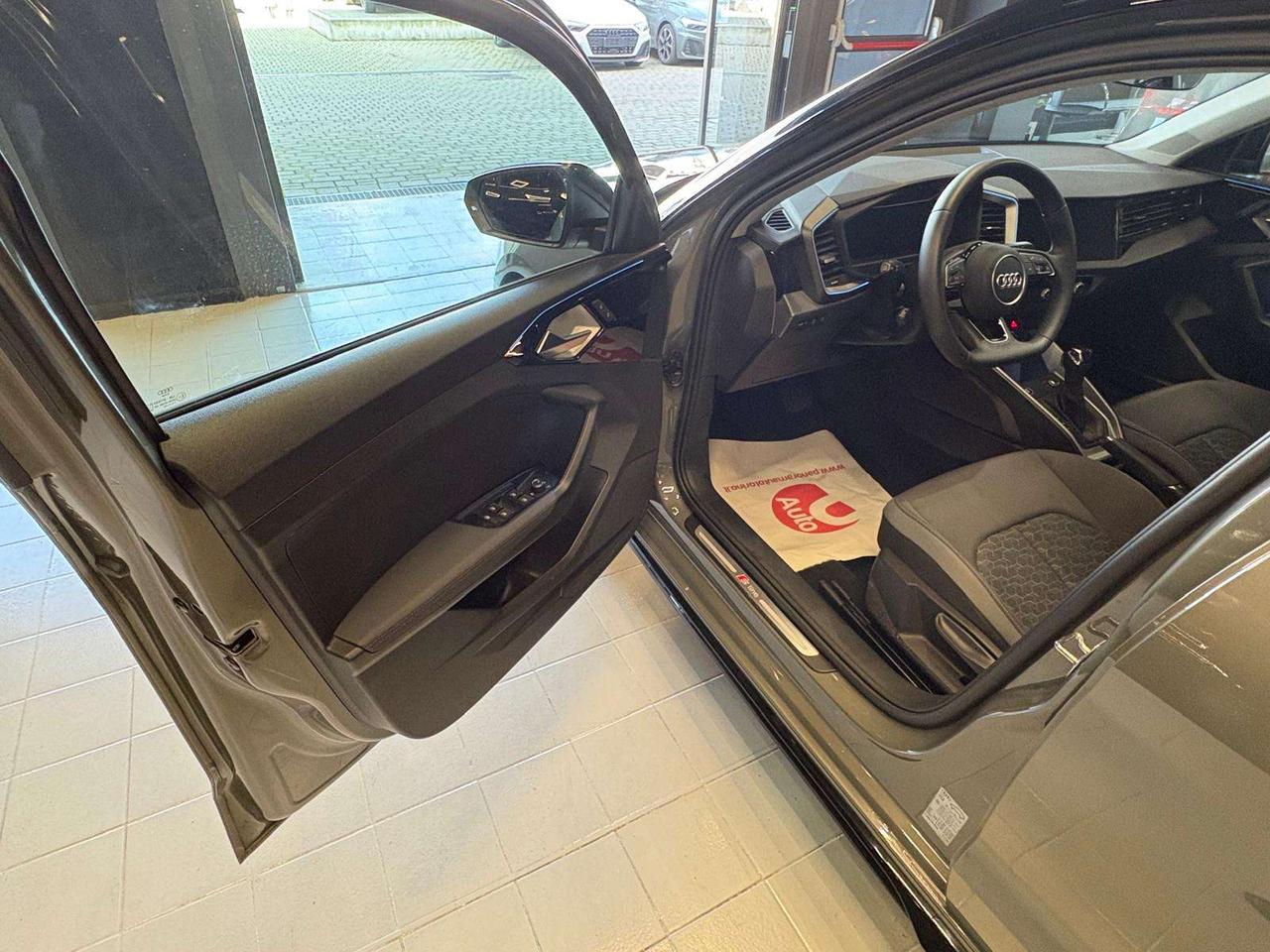 Audi A1 A1 SPB 30 1.0 tfsi Identity Black 116cv s-tronic