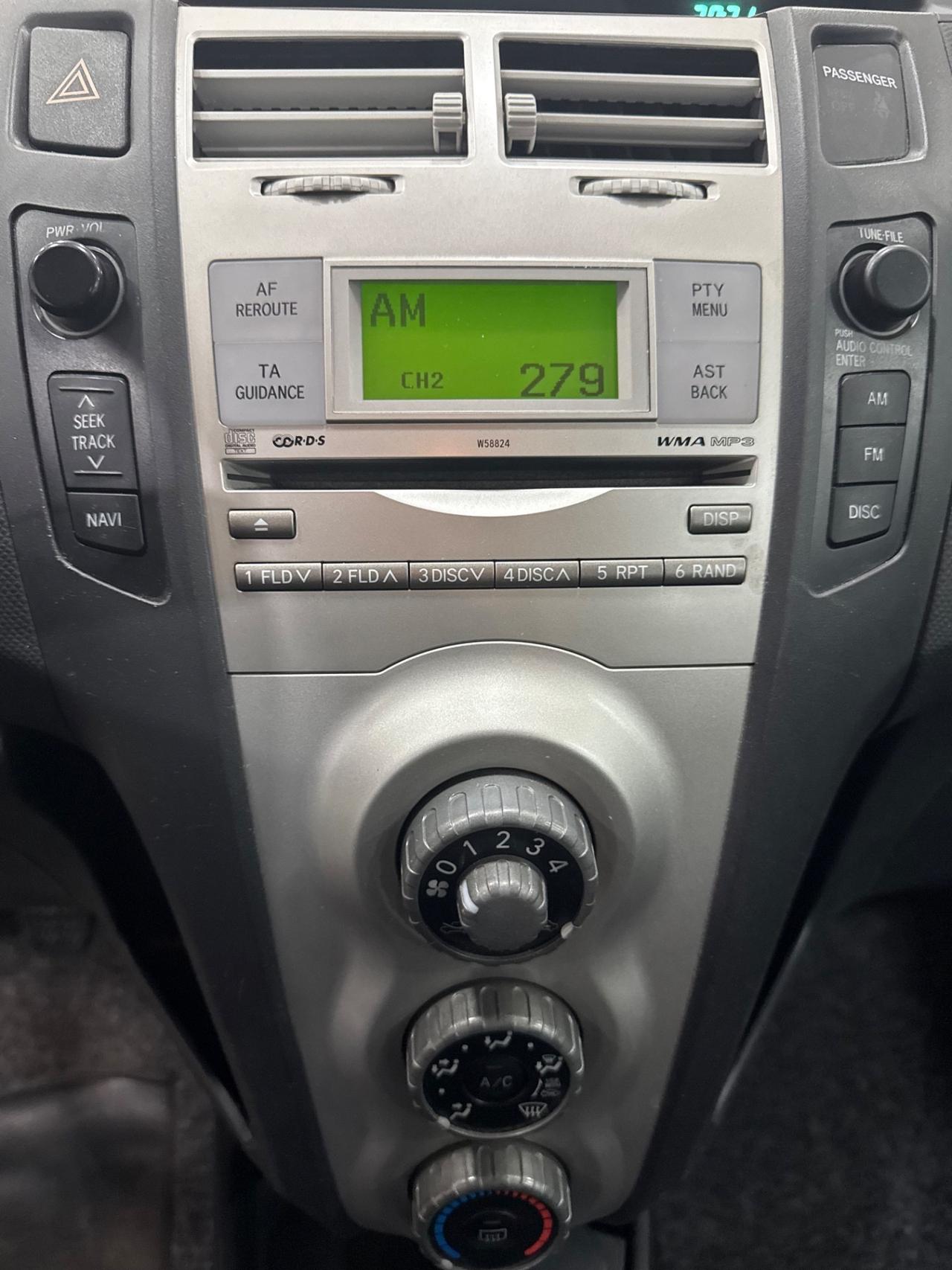 Toyota Yaris 1.0 benzina 140 mila km