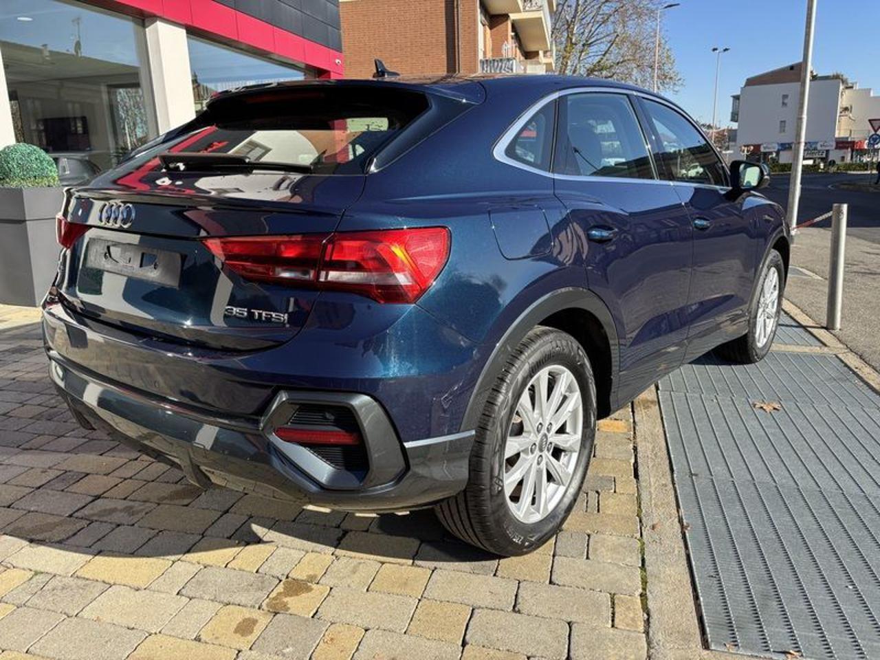Audi Q3 35 TFSI LED-PELLE-NAVI-18"