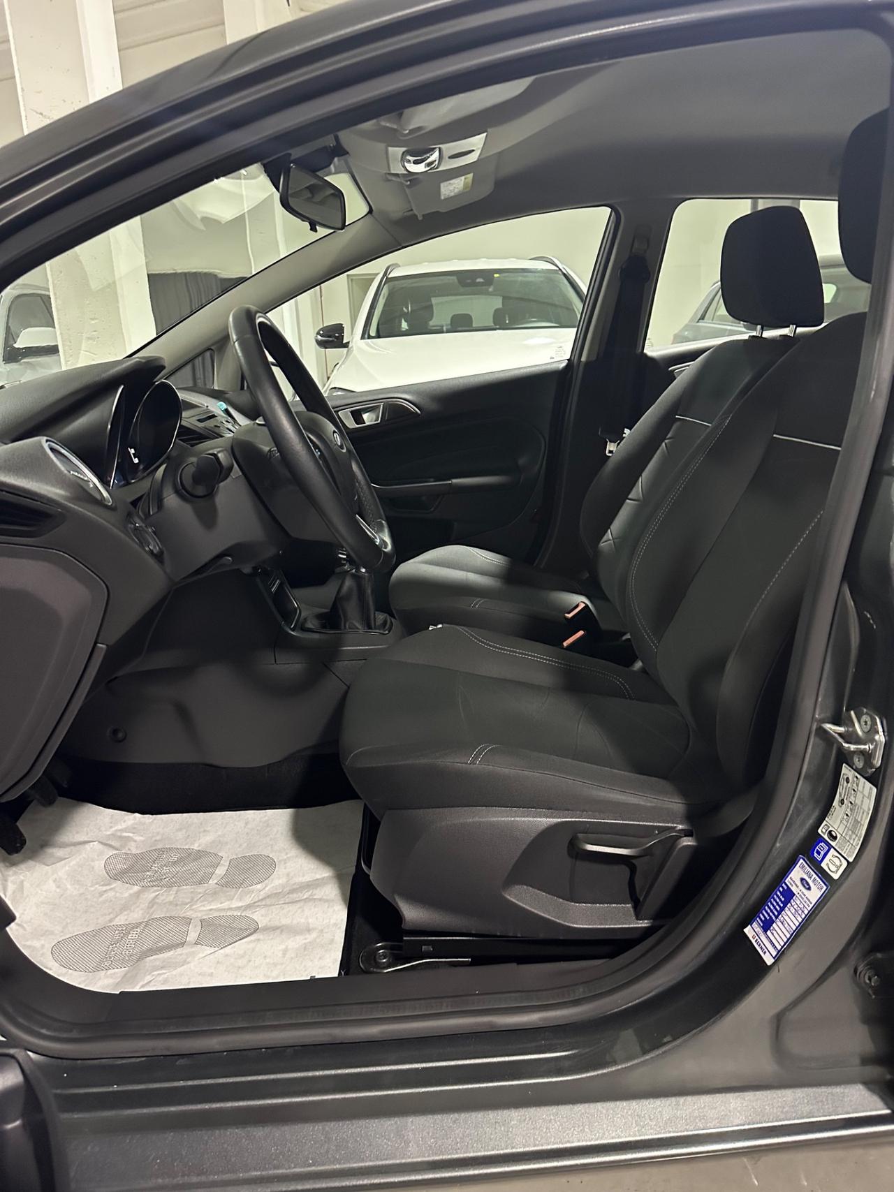 Ford Fiesta 1.2 60CV 5 porte Black & White Edition