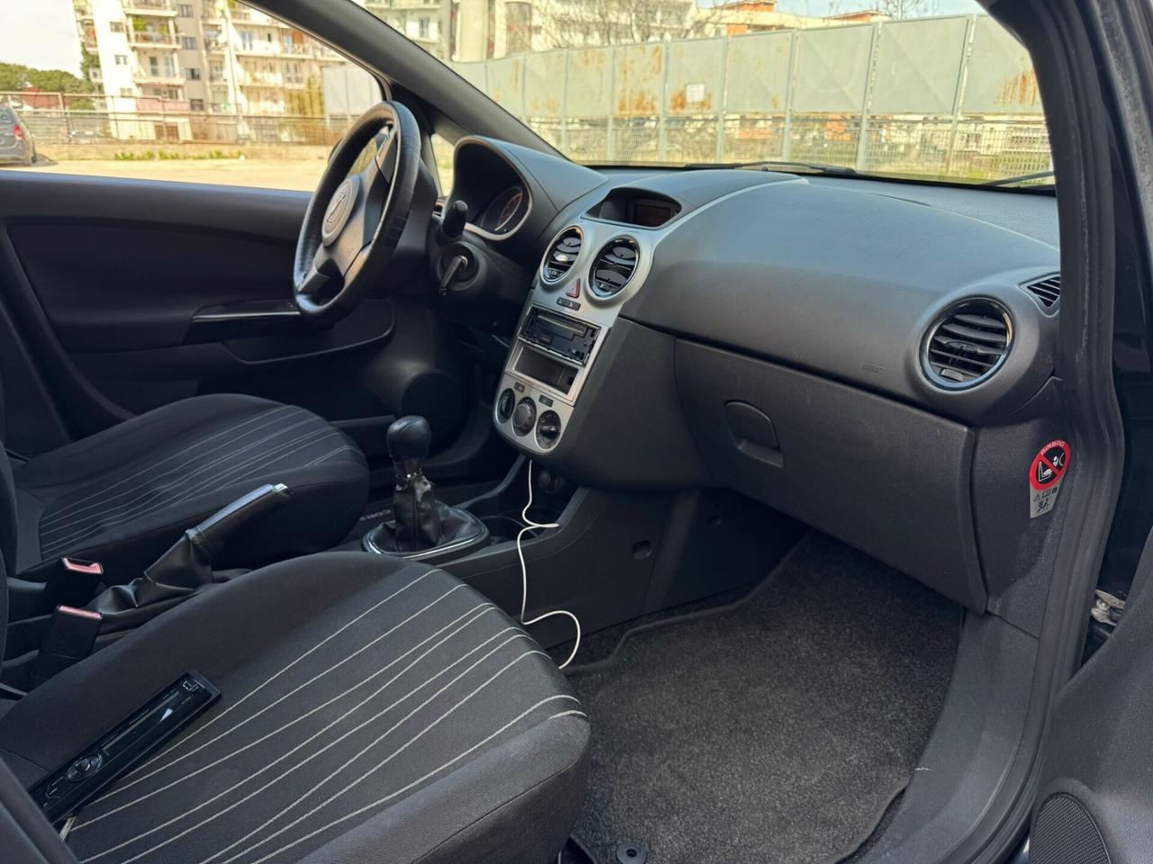 Opel Corsa Restayling 1.2benz 5 porte Full Perfett