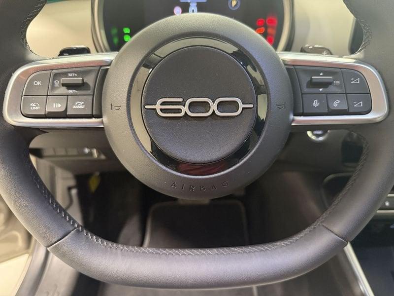 FIAT 600 600 1.2 hybrid La Prima Automatica