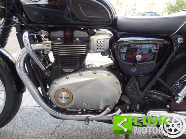 TRIUMPH Bonneville T100 Black Black Special Edition