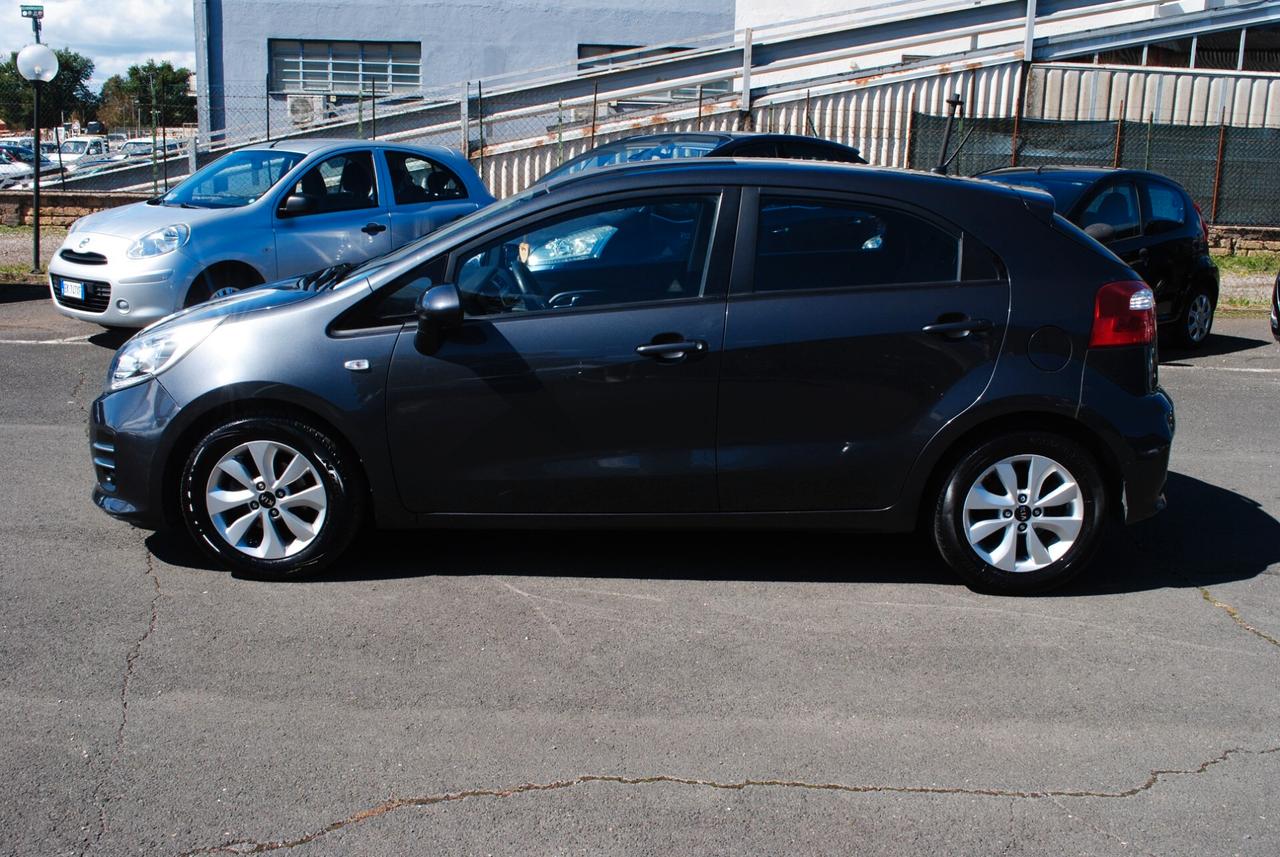 Kia Rio 1.1 CRDi 75 CV OK NEOPATENTATI