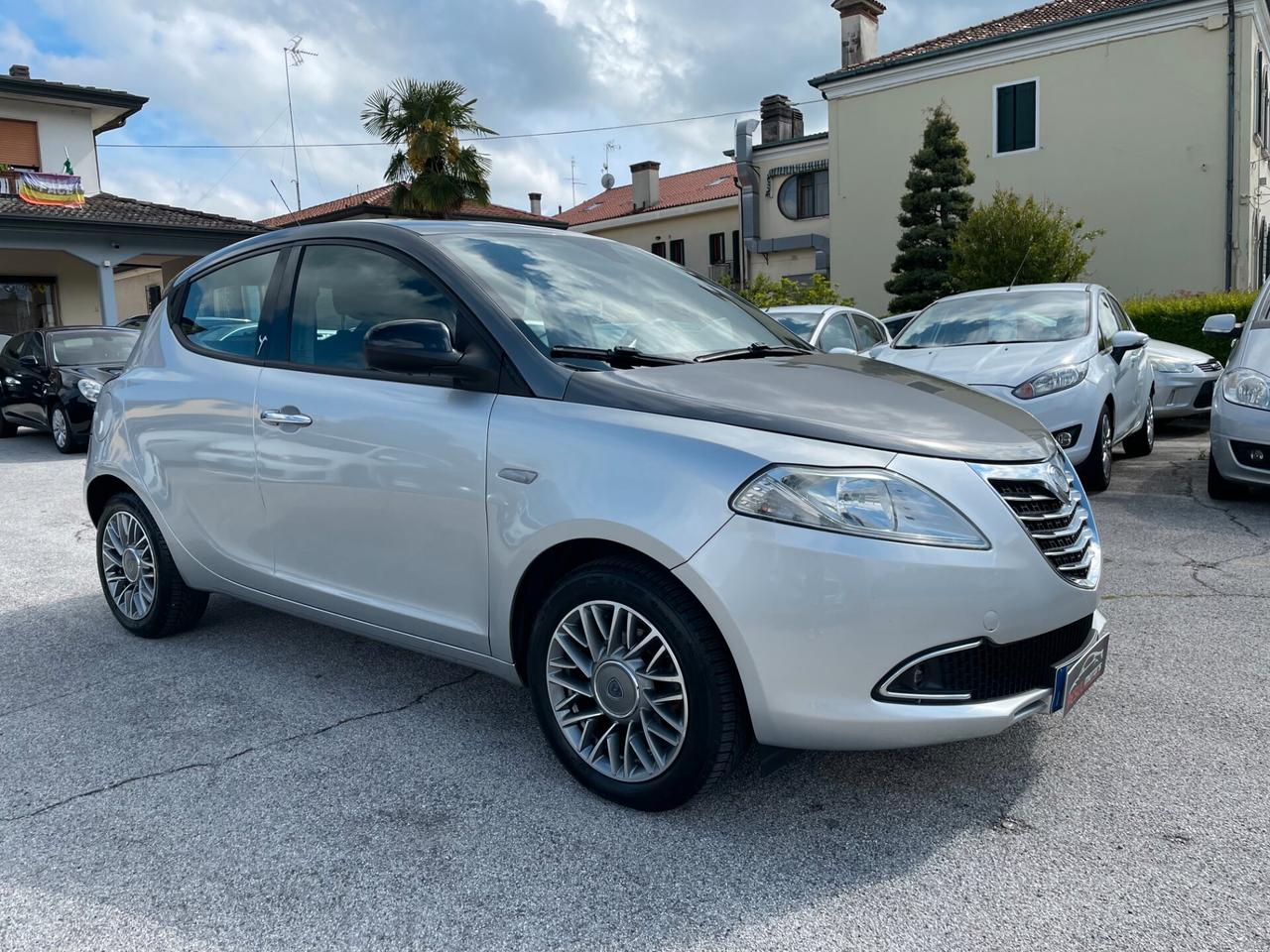 Lancia Ypsilon 1.2 69 CV 5 porte Platinum