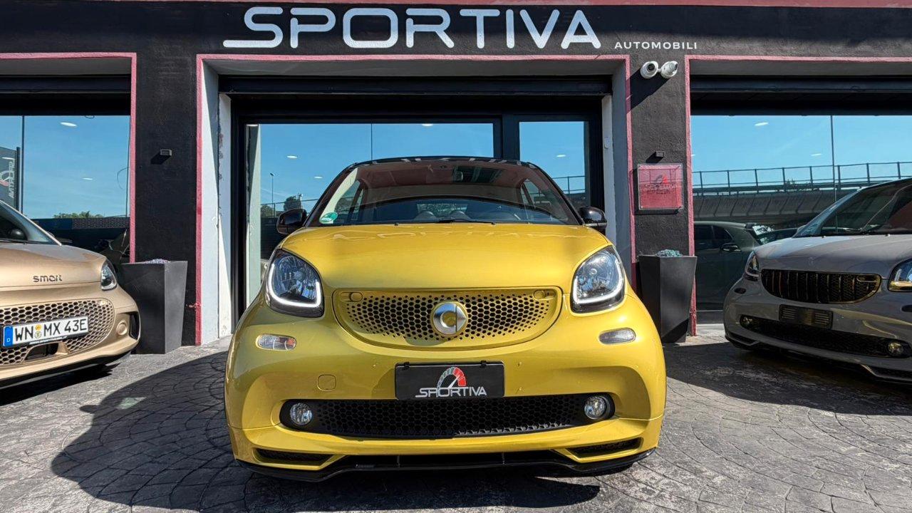 Smart fortwo coupe PROMO 275,00 EURO MENSILI BRABUS STYLE CERCHI 17 LED RETROCAMERA