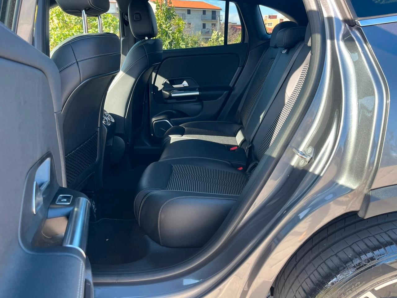 Mercedes-benz GLA 200D DA VETRINA