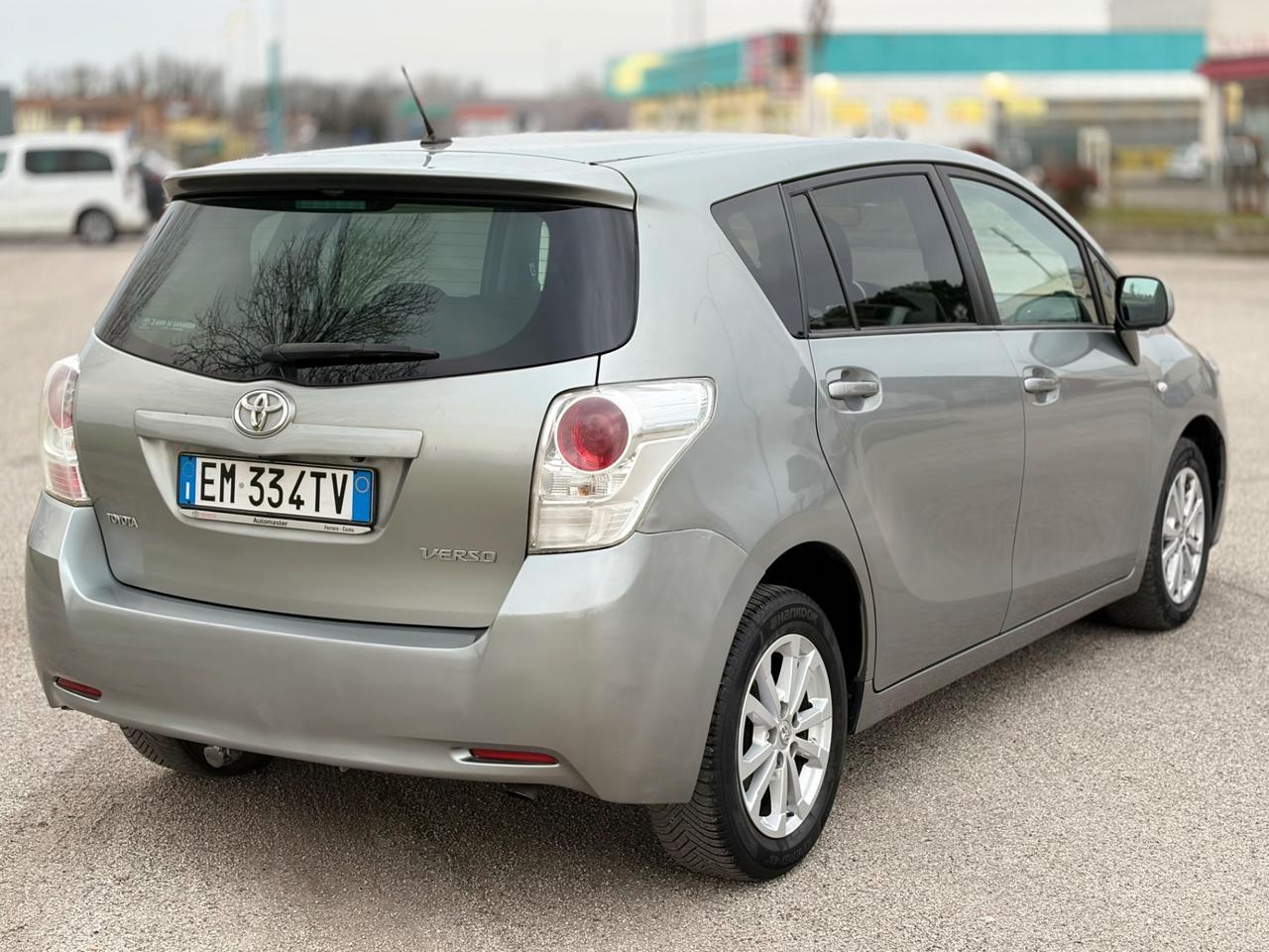 Toyota Verso 2.0 diesel 2012 7 posti Gancio Traino