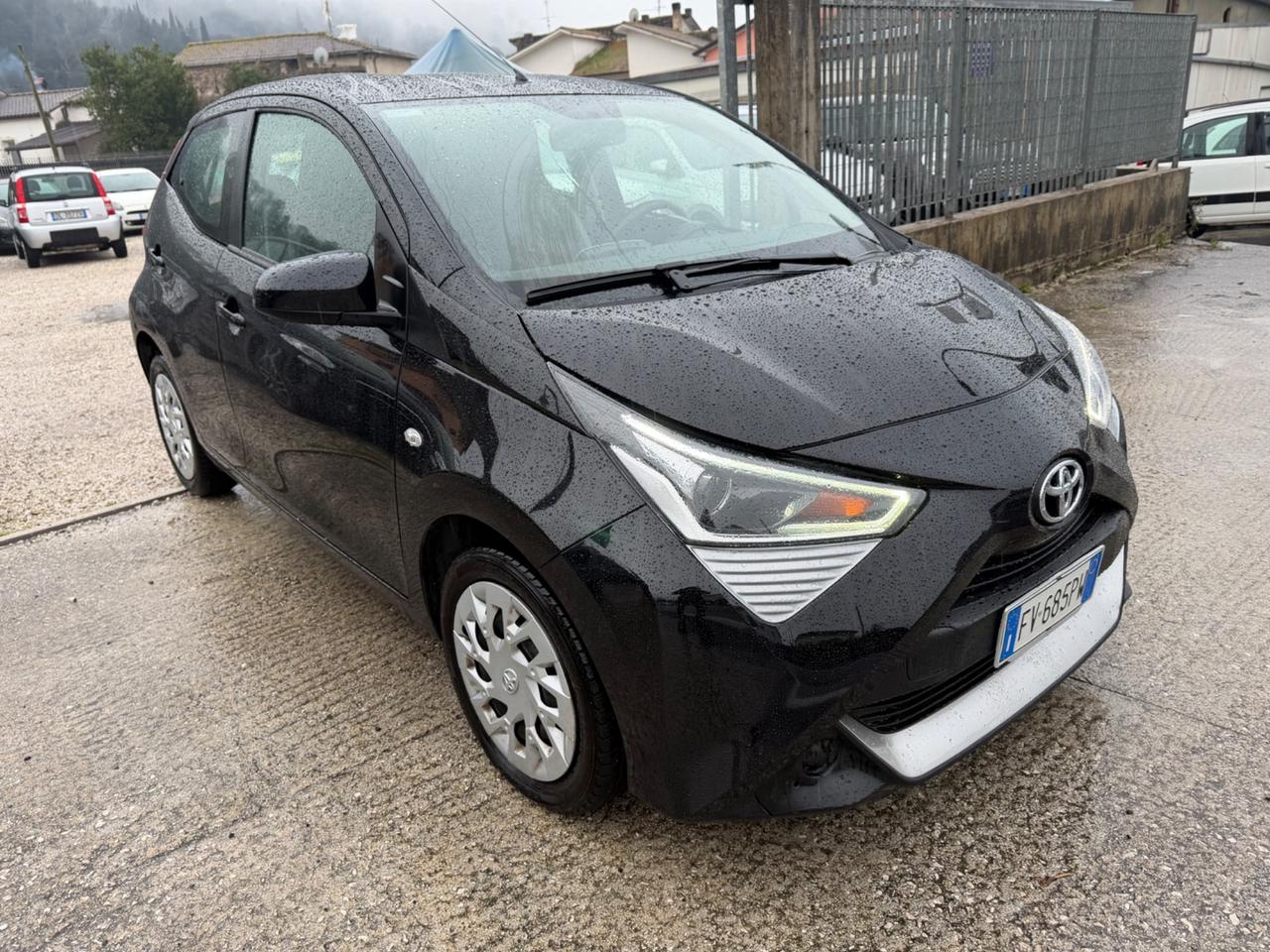 Toyota Aygo Connect 1.0 VVT-i 72 CV 5 porte x-cite solo 27000 km